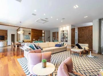 Casa · 518m² · 4 Quartos · 6 Vagas · Casa de condomínio com 518 m², 4 quartos sendo 4 suítes à venda no bairro Jardim Cordeiro.