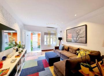 Casa · 220m² · 3 Quartos · 2 Vagas · Casa com 220 m², 3 quartos sendo 1 suíte à venda no bairro Jardim Paulistano.