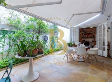 Casa · 152m² · 2 Quartos · 3 Vagas · Casa de vila á venda com 152 m², 2 quartos e 3 vagas no Jardim America.