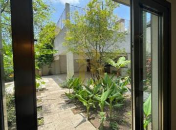 Casa · 348m² · 3 Quartos · 4 Vagas · Casa Reformada no Jardim Luzitânia, Próxima ao Parque Ibirapuera | Jardim Privativo e Rooftop