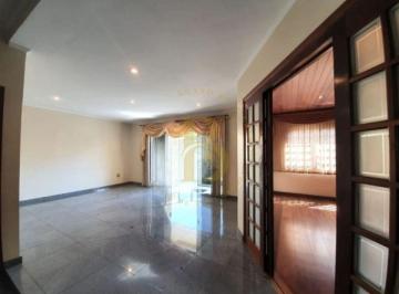 Casa · 426m² · 4 Quartos · 6 Vagas · Casa de vila com 426 m², 4 quartos sendo 2 suítes à venda no bairro Brooklin.