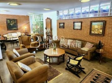 Casa · 380m² · 7 Quartos · 5 Vagas · Casa com 380 m², 7 quartos sendo 1 suíte à venda no bairro Alto de Pinheiros.
