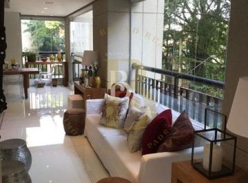 Apartamento · 226m² · 3 Quartos · 4 Vagas · Apartamento primoroso, com acabamentos refinados, localizado em Moema.