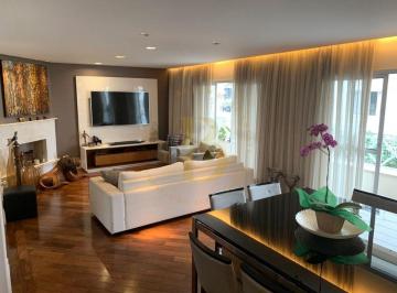 Casa · 463m² · 4 Quartos · 4 Vagas · Charmosa casa em condomínio fechado, localizado em Moema.