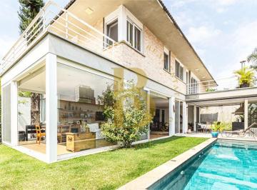 Casa · 417m² · 3 Quartos · 8 Vagas · Linda casa em condomínio fechado, localizada no Alto da Boa Vista.