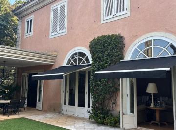 Casa · 715m² · 5 Quartos · 3 Vagas · Casa com 715 m², 5 quartos sendo 5 suítes à venda no bairro Cidade Jardim.