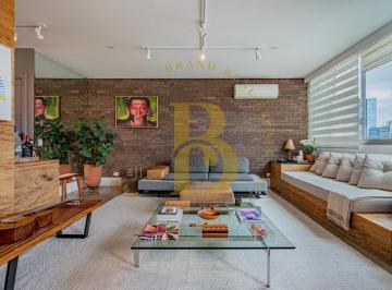 Apartamento · 131m² · 2 Quartos · 1 Vaga · Apartamento reformado á venda de 131 m², com 2 suítes no bairro Itaim Bibi.