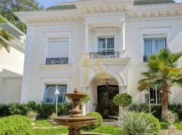 Casa · 502m² · 4 Quartos · 6 Vagas · Magnifica casa em condomínio fechado, localizada na Chácara Santo Antônio (Zona Sul)