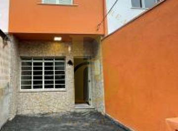 Casa · 102m² · 2 Quartos · 1 Vaga · Linda casa localizada no bairro Chácara Santo Antônio.