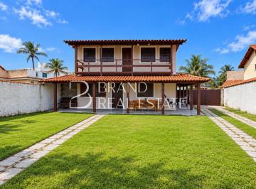 Casa · 300m² · 4 Quartos · 5 Vagas · Casa na beira da Praia de Guaratiba.