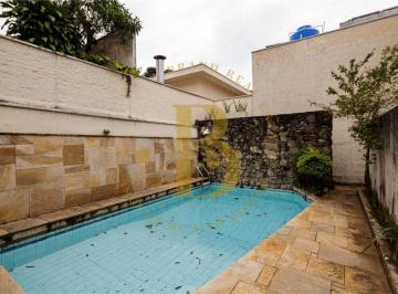 Casa · 340m² · 4 Quartos · 5 Vagas · Casa de vila com 340 m², 4 quartos sendo 1 suíte à venda no bairro Granja Julieta.