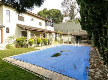 Casa · 313m² · 4 Quartos · 4 Vagas · Casa espaçoso e iluminada, em condomínio fechado, localizada na Vila Nova Caledônia.