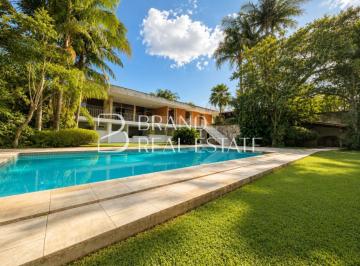 Casa · 850m² · 4 Quartos · 8 Vagas · Casa á venda com 850 m², 4 quartos sendo 2 suítes, 6 vagas, piscina à venda no Morumbi.