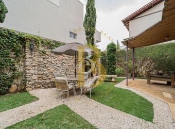 Casa · 309m² · 3 Quartos · 3 Vagas · Casa elegante com acabamentos refinados e iluminação natural.
