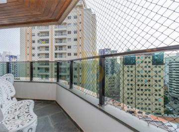 Apartamento · 220m² · 4 Quartos · 3 Vagas · Apartamento com 220 m², 4 quartos sendo 2 suítes à venda no bairro Moema.