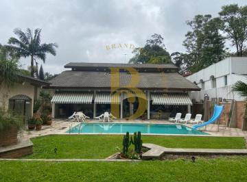 Casa · 632m² · 5 Quartos · 4 Vagas · Excelente casa com 632 m², 5 quartos sendo 2 suítes à venda no bairro Jardim dos Estados.