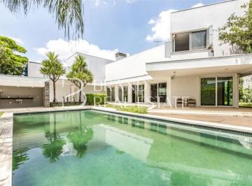Casa · 650m² · 4 Quartos · 8 Vagas · Casa com 650 m², 4 quartos sendo 2 suítes à venda no bairro Jardim Luzitania.