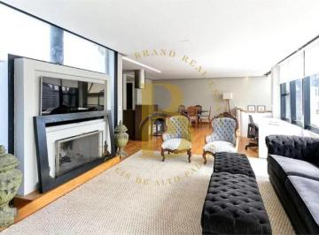 Apartamento · 176m² · 3 Quartos · 2 Vagas · Apartamento com 176 m², 3 quartos sendo 1 suíte para alugar no bairro Pinheiros.