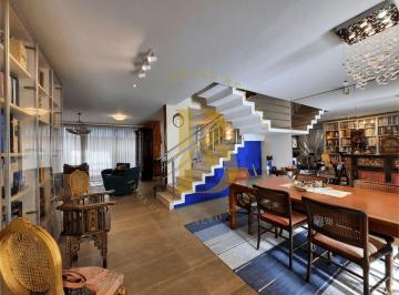 Casa · 513m² · 4 Quartos · 4 Vagas · Magnifica casa em condomínio, localizada no bairro Chácara Monte Alegre.