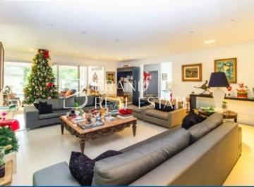 Casa · 562m² · 6 Quartos · 8 Vagas · Casa de condomínio com 562 m², 6 quartos sendo 6 suítes à venda no bairro Vila Andrade.