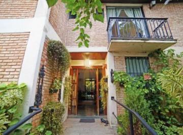 Casa · 284m² · 5 Quartos · 2 Vagas · Casa com 284 m², 5 quartos sendo 3 suítes à venda no bairro Instituto de Previdencia.