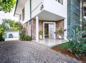 Casa · 540m² · 5 Quartos · 8 Vagas · Casa com 540 m², 5 quartos sendo 2 suítes à venda no bairro Jardim Paulista.