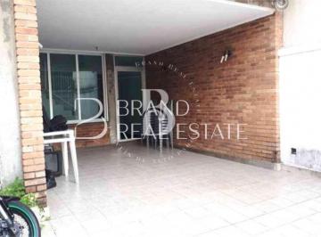 Casa · 264m² · 2 Quartos · 4 Vagas · Casa em área arborizada e localização estratégica na Vila Nova Conceição.