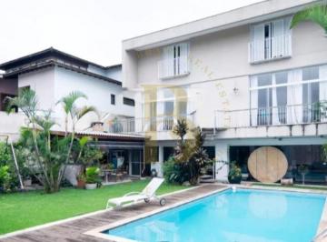 Casa · 600m² · 4 Quartos · 4 Vagas · Casa com 600 m², 4 quartos sendo 4 suítes à venda no bairro Chácara Monte Alegre.