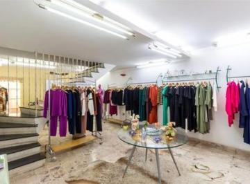 Comercial · 150m² · 5 Quartos · 2 Vagas · Comercial com 150 m², 5 quartos sendo 0 suíte à venda no bairro Vila Nova Conceição.