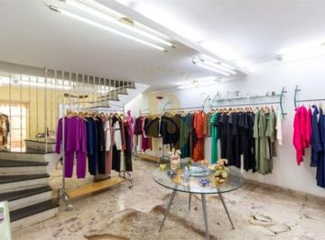 Comercial · 150m² · 5 Quartos · 2 Vagas · Comercial com 150 m², 5 quartos sendo 0 suíte à venda no bairro Vila Nova Conceição.