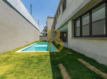 Casa · 686m² · 4 Quartos · 4 Vagas · Casa de condomínio com 686 m², 4 quartos sendo 4 suítes à venda no bairro Jardim Cordeiro.