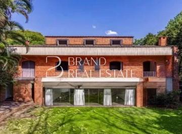 Casa · 457m² · 4 Quartos · 6 Vagas · Casa com 457 m², 4 quartos sendo 2 suítes à venda no bairro Morumbi.