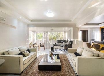 Apartamento · 242m² · 3 Quartos · 4 Vagas · Apartamento com 242 m², 3 quartos sendo 3 suítes para locação no bairro Moema Pássaros.