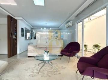 Casa · 232m² · 4 Quartos · 3 Vagas · Casa de condomínio com 232 m², 4 quartos e 3 vagas à venda no bairro Planalto Paulista.