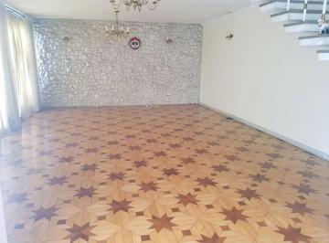 Casa · 403m² · 4 Quartos · 5 Vagas · Casa com 403 m², 4 quartos sendo 2 suítes à venda no bairro Lapa.