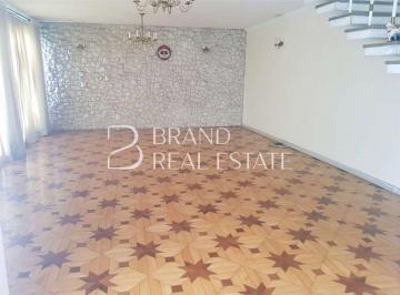 Casa · 403m² · 4 Quartos · 5 Vagas · Casa com 403 m², 4 quartos sendo 2 suítes à venda no bairro Lapa.