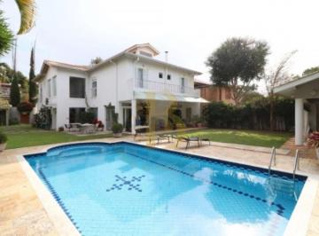Casa · 515m² · 5 Quartos · 3 Vagas · Casa de vila com 515 m², 5 quartos sendo 3 suítes à venda no bairro Jardim Hípico.