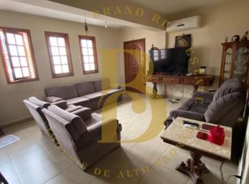 Casa · 315m² · 4 Quartos · 6 Vagas · Sobrado com 500 m², 4 quartos sendo 2 suítes 5 vagas 2 ediculas à venda no bairro Vila Cordeiro prox