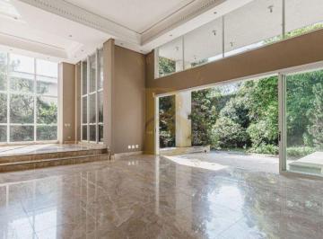 Casa · 880m² · 4 Quartos · 5 Vagas · Casa com 880 m², 4 quartos sendo 4 suítes à venda no bairro Jardim Luzitania.
