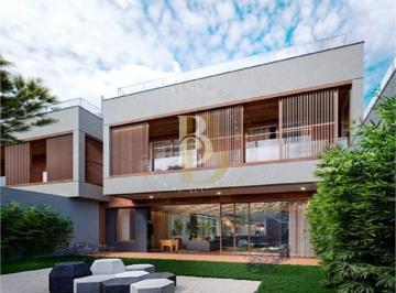 Casa · 543m² · 4 Quartos · 4 Vagas · Casa de condomínio em localização cobiçada no Alto da Boa Vista.