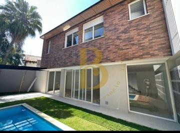 Casa · 472m² · 3 Quartos · 3 Vagas · Casa nova em Condomínio fechado, á venda no Alto da Boa vista!