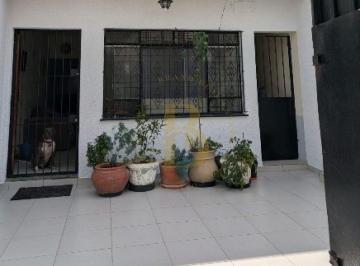 Casa · 110m² · 3 Quartos · 2 Vagas · Casa com 110 m², 3 quartos sendo 0 suíte à venda no bairro Jardim das Acácias.