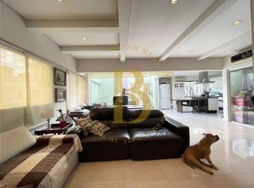 Apartamento · 160m² · 3 Quartos · 3 Vagas · Linda cobertura no bairro Real Parque.