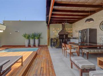Casa · 450m² · 5 Quartos · 6 Vagas · Casa de alto padrão à venda no Alto da Boa Vista, totalmente reformada e pronta para morar.