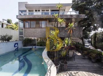Casa · 960m² · 4 Quartos · 4 Vagas · Casa com 960 m², 4 quartos sendo 3 suítes à venda no bairro Cidade Jardim.