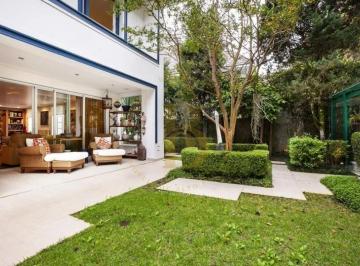 Casa · 550m² · 3 Quartos · 4 Vagas · Casa de condomínio com 550 m², 3 quartos sendo 3 suítes à venda no bairro Jardim Guedala.