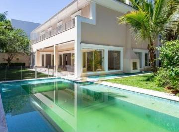 Casa · 700m² · 4 Quartos · 6 Vagas · Casa á venda de 700 m², com 4 suítes, piscina e 6 vagas no bairro Jardim Guedala.