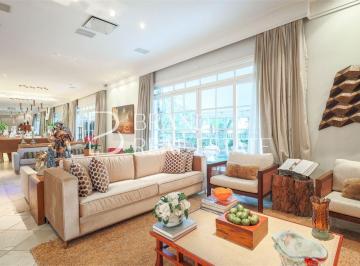 Casa · 584m² · 5 Quartos · 5 Vagas · Casa com 584 m², 5 quartos sendo 5 suítes à venda no bairro Vila Madalena.