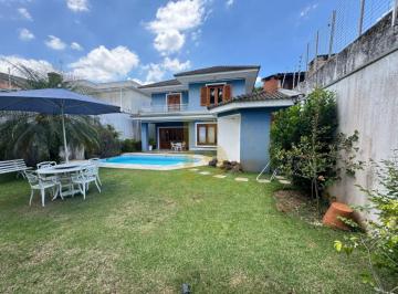 Casa · 330m² · 4 Quartos · 5 Vagas · Casa com 330 m², 4 quartos sendo 2 suítes à venda no bairro Interlagos.
