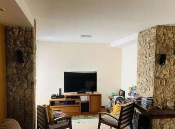 Casa · 306m² · 3 Quartos · 2 Vagas · Casa com 306 m², 3 quartos sendo 1 suíte à venda no bairro Alto de Pinheiros.